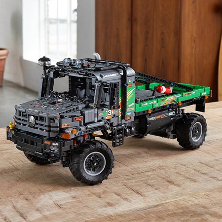 LEGO Technic 42129 - 4x4 Mercedes-Benz Zetros Trial Truck